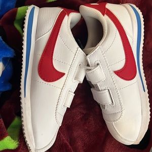 Nike Swoosh Cortez Leather velcro size 10 Toddler/Kids/Boys Used Like New